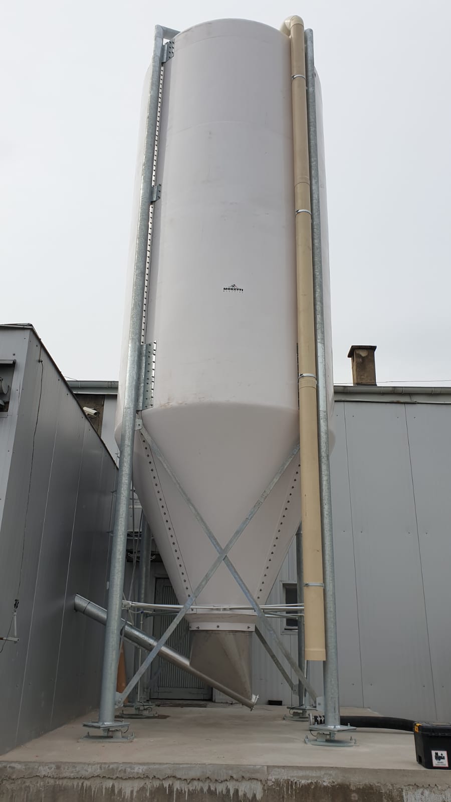 Vertikalni silosi za kontejnerje